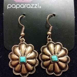 Western style earring with blue inset